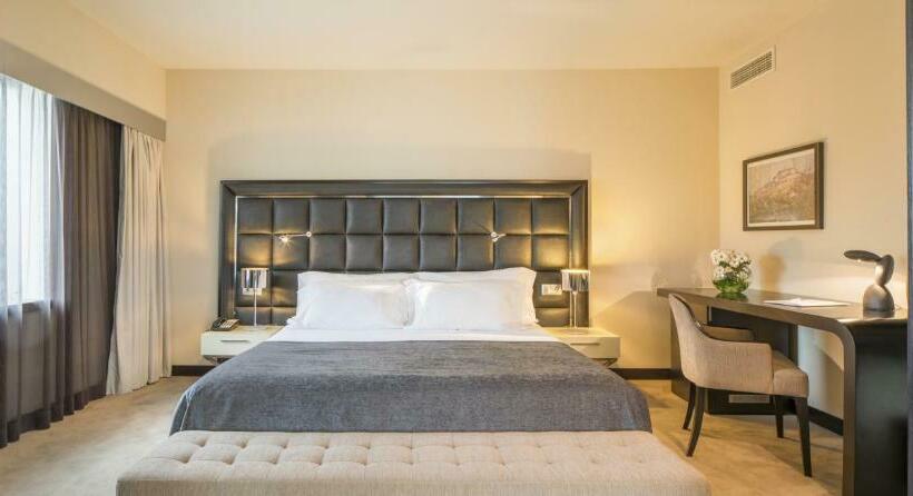 سوییت, NH Coimbra Dona Inês