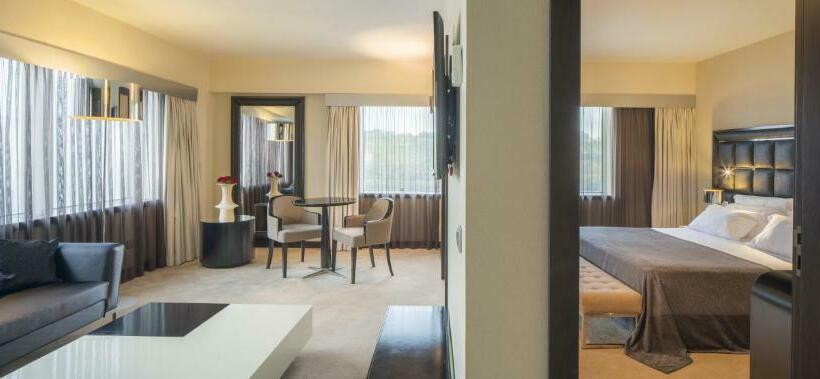 سوییت, NH Coimbra Dona Inês