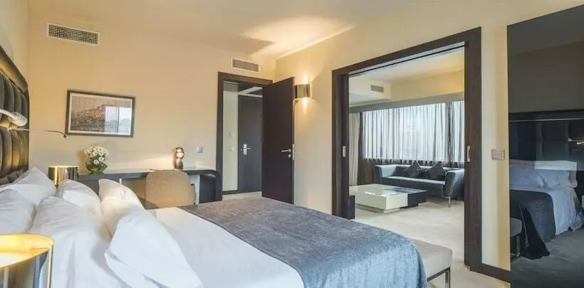 سوییت, NH Coimbra Dona Inês