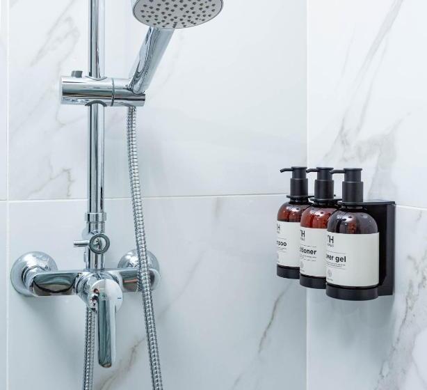 اتاق استاندارد سه نفره, NH Coimbra Dona Inês