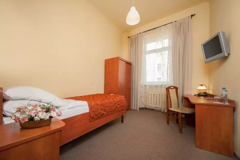 اتاق اکونومی یک تخته, Polonia Centrum