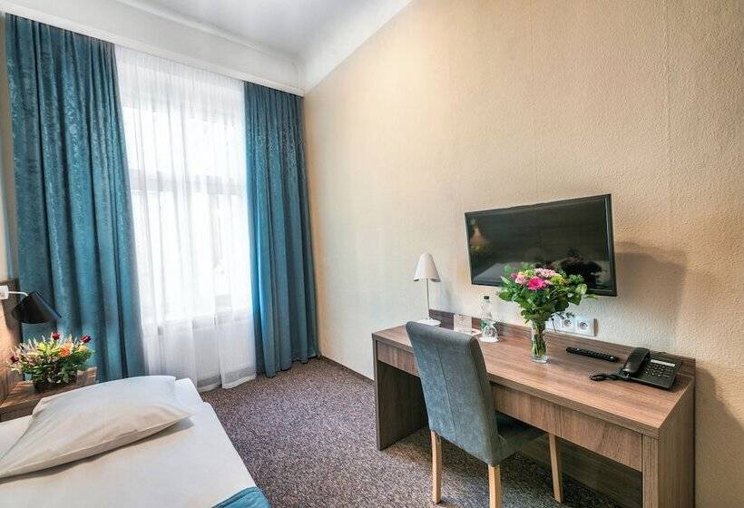 高级单人间, Polonia Centrum