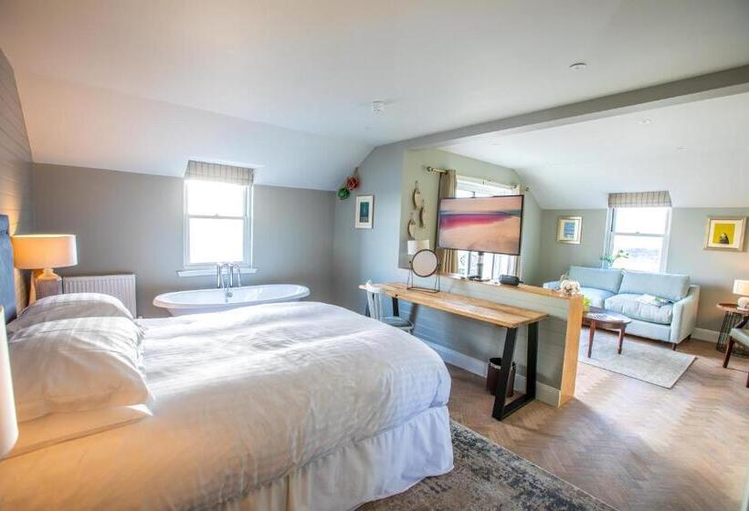 מיטת קינג בסוויטה, The Crusoe