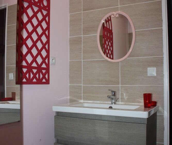 标准间, Presbytere De Jonquiere