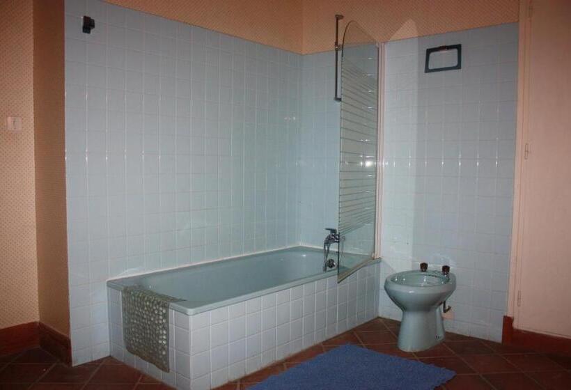 Четырехместный Номер Стандарт, Presbytere De Jonquiere