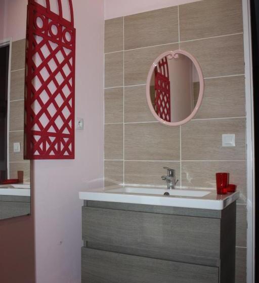 标准间, Presbytere De Jonquiere