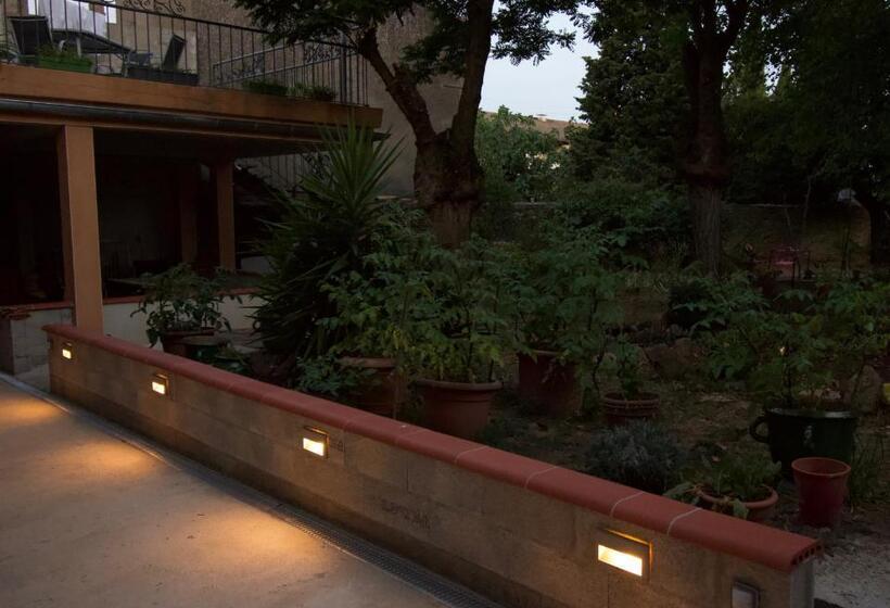 Bahçe Manzaralı 1 Yatak Odalı Daire, Art Home Bnb