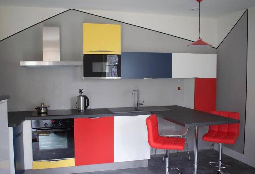 Bahçe Manzaralı 1 Yatak Odalı Daire, Art Home Bnb