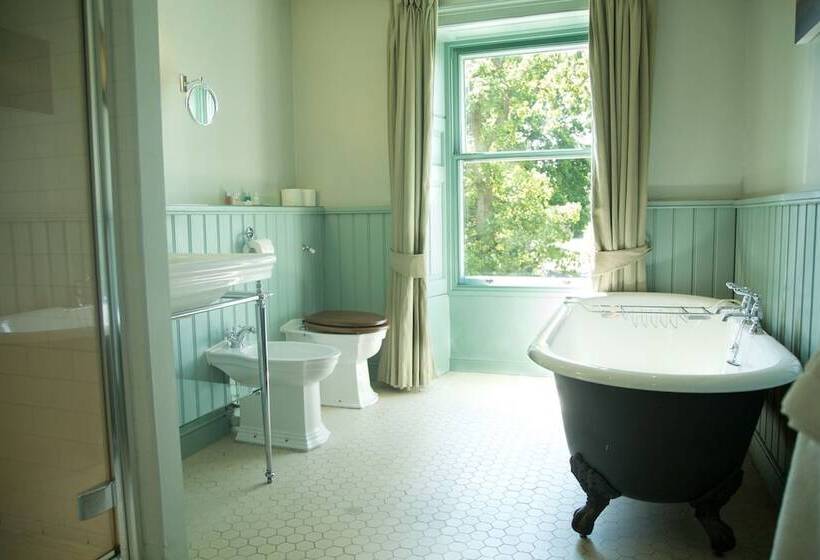 デラックスルーム, Collingwood Arms