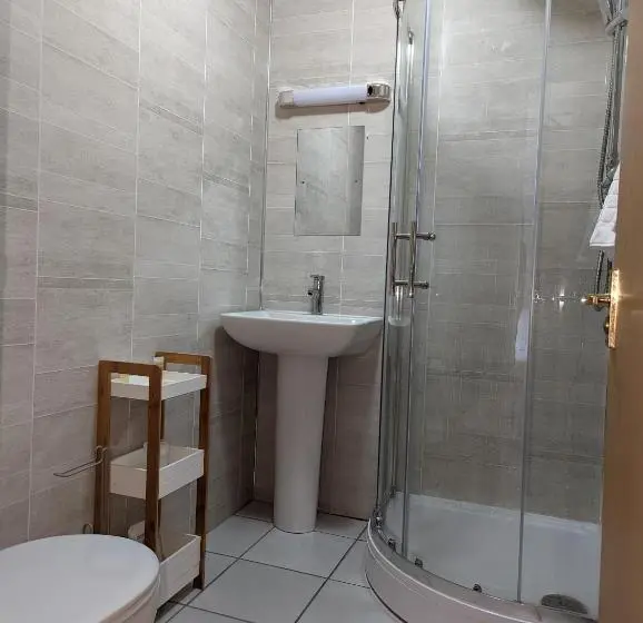 Economy-huone, Cottage Court