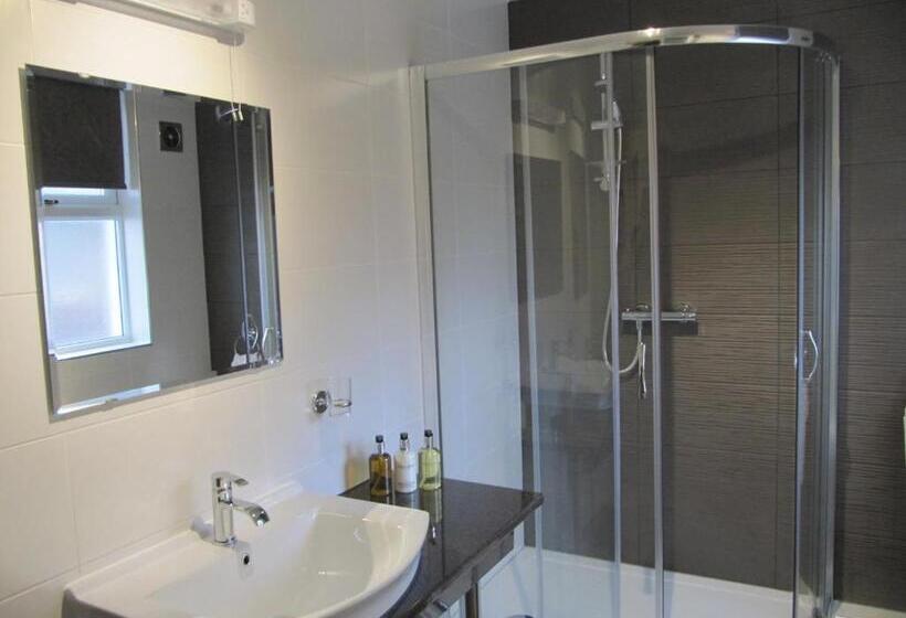 高级客房, Brigstock House