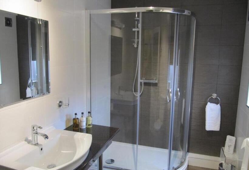 高级客房, Brigstock House