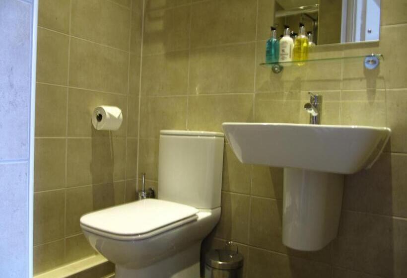 套房, Brigstock House