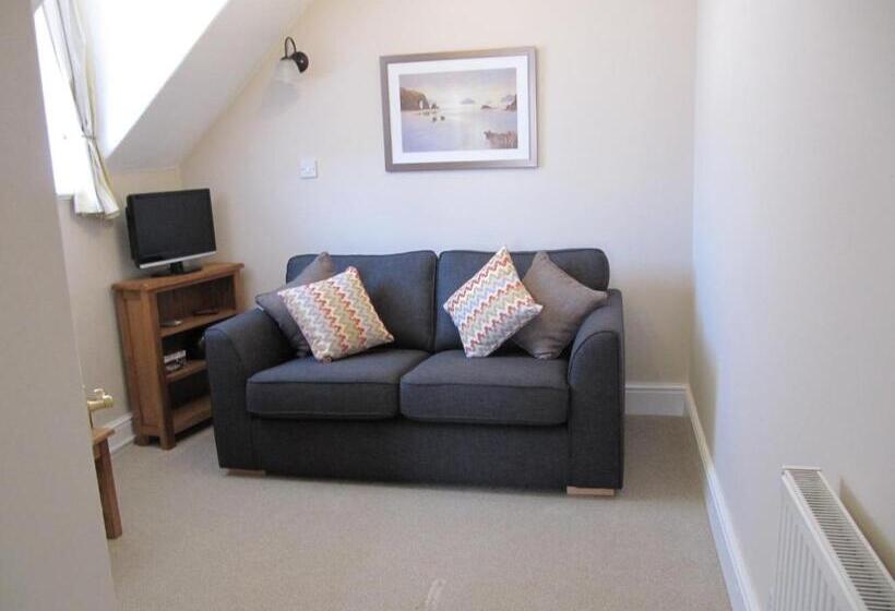 高级套房, Brigstock House