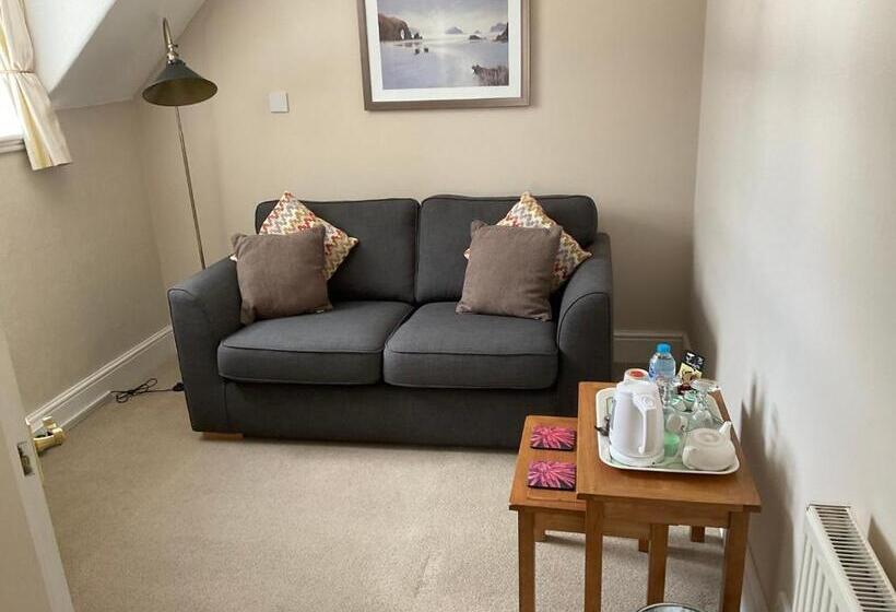 高级套房, Brigstock House