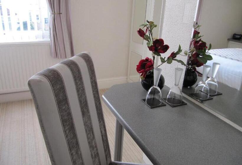 高级套房, Brigstock House