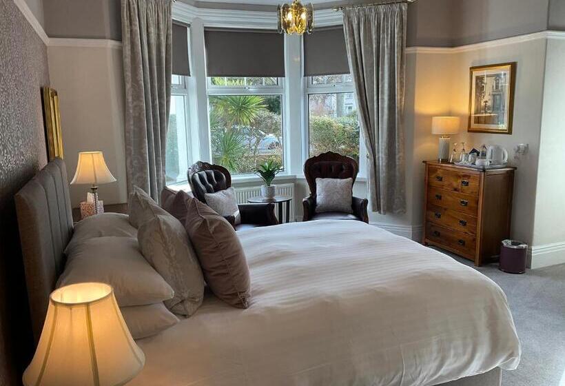 一楼高级间, Brigstock House