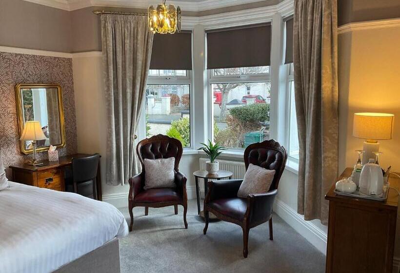 一楼高级间, Brigstock House