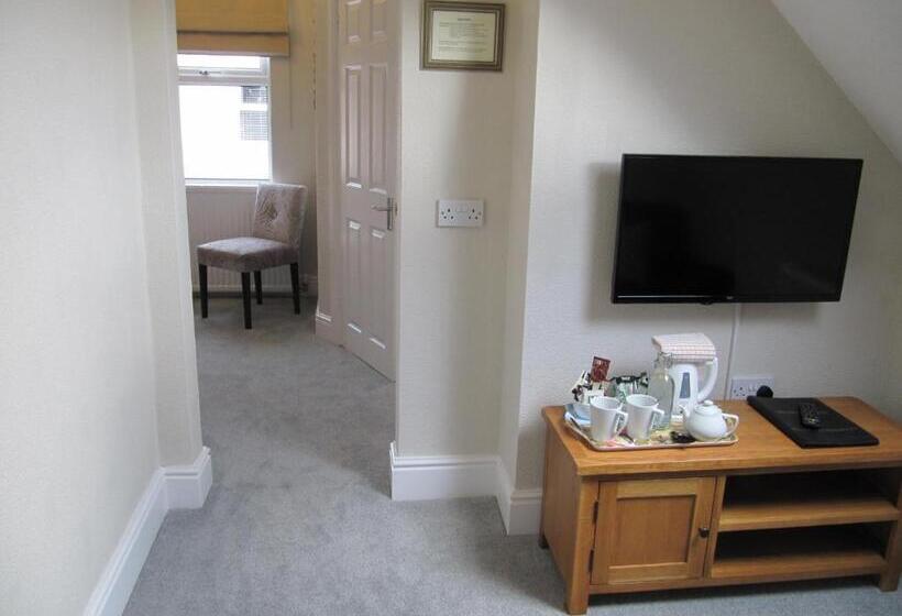 套房, Brigstock House