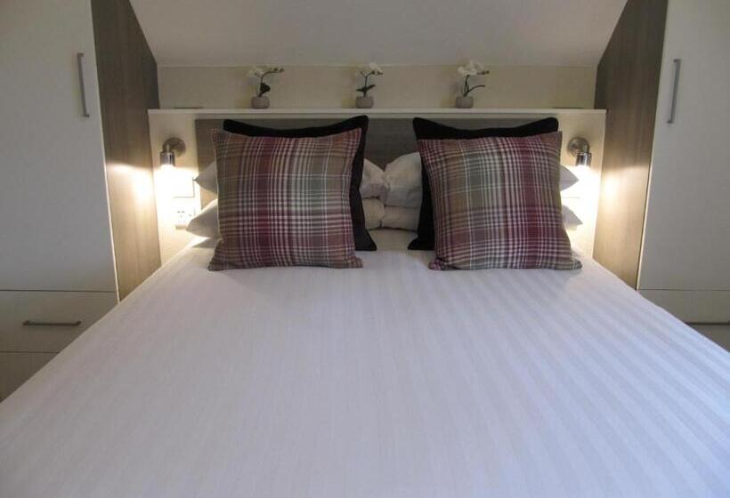 套房, Brigstock House