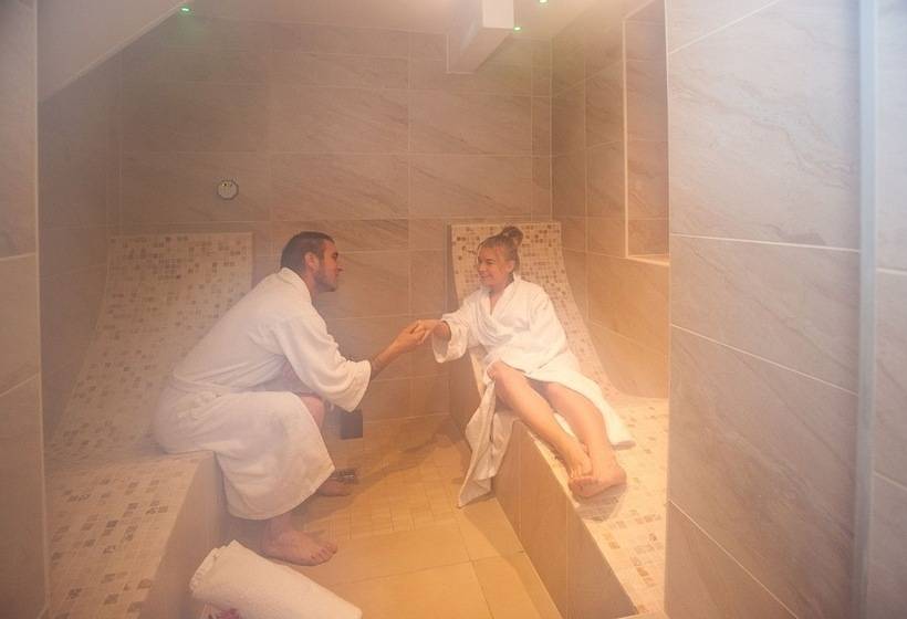 Люкс Повышенной Комфортности, Windermere Boutique Hotel Spa Suites & Hot Tubs