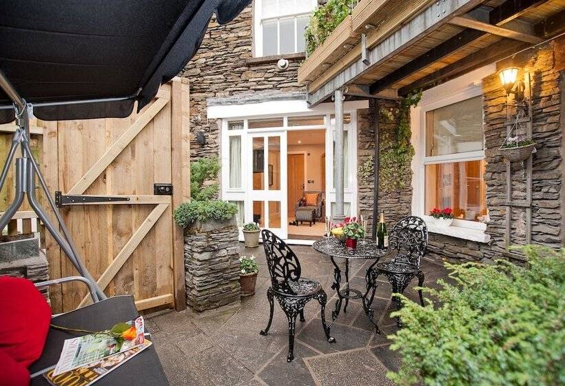 Люкс Повышенной Комфортности, Windermere Boutique Hotel Spa Suites & Hot Tubs