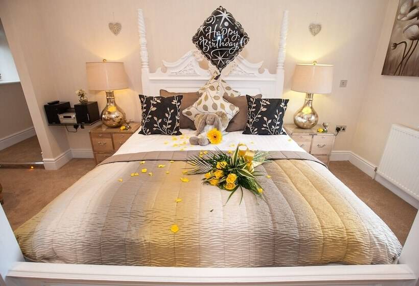 Люкс Повышенной Комфортности, Windermere Boutique Hotel Spa Suites & Hot Tubs