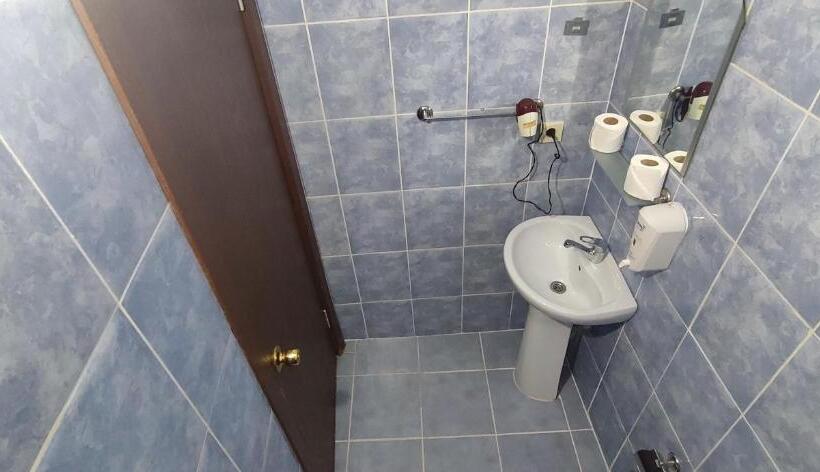 اتاق استاندارد سه نفره, şah Otel