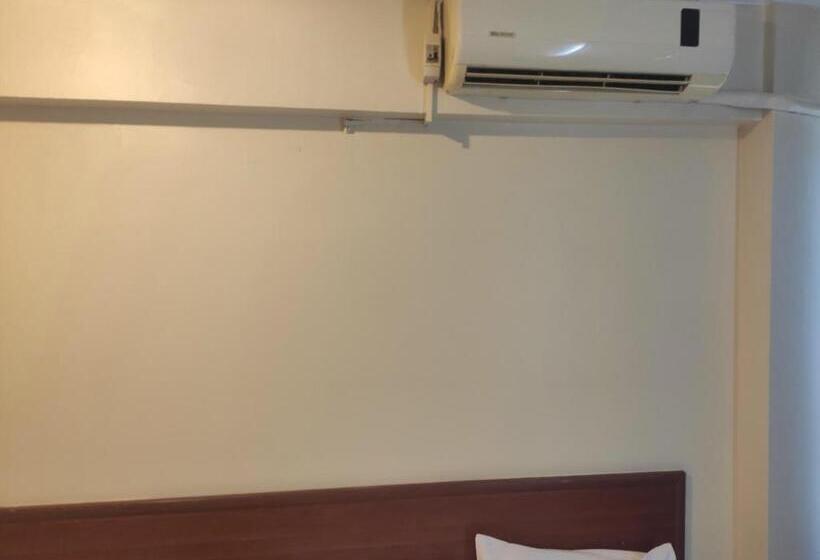اتاق استاندارد سه نفره, şah Otel