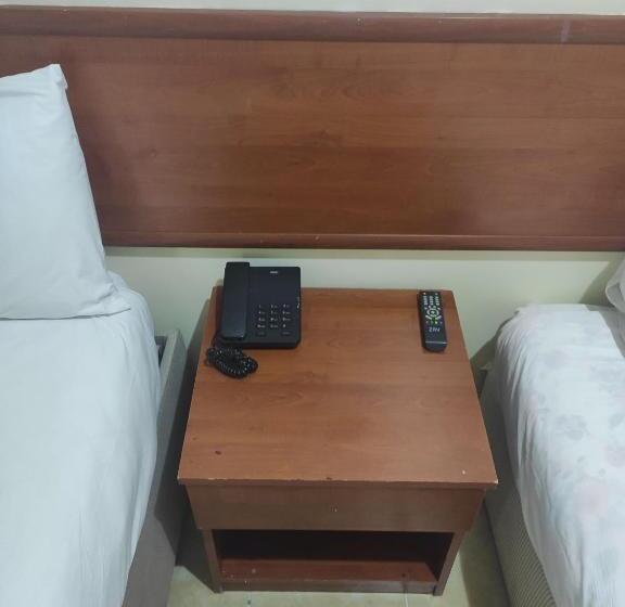 اتاق استاندارد سه نفره, şah Otel