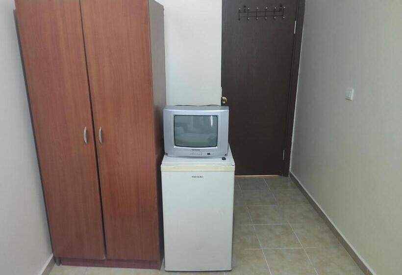 اتاق استاندارد سه نفره, şah Otel