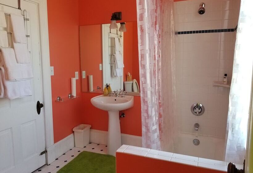 디럭스 룸, The Peach House