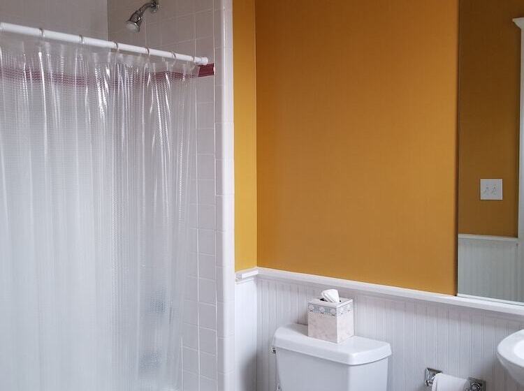 디럭스 룸, The Peach House