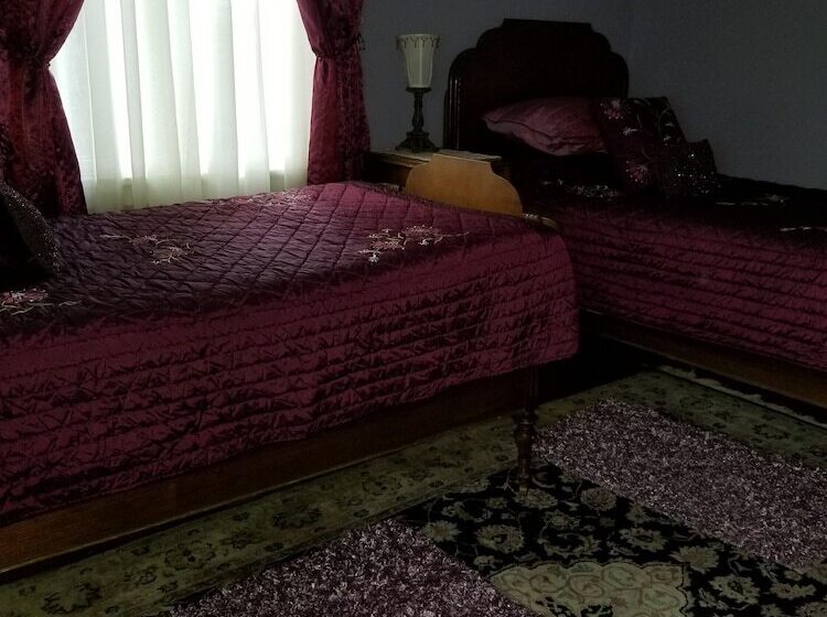 디럭스 룸, The Peach House