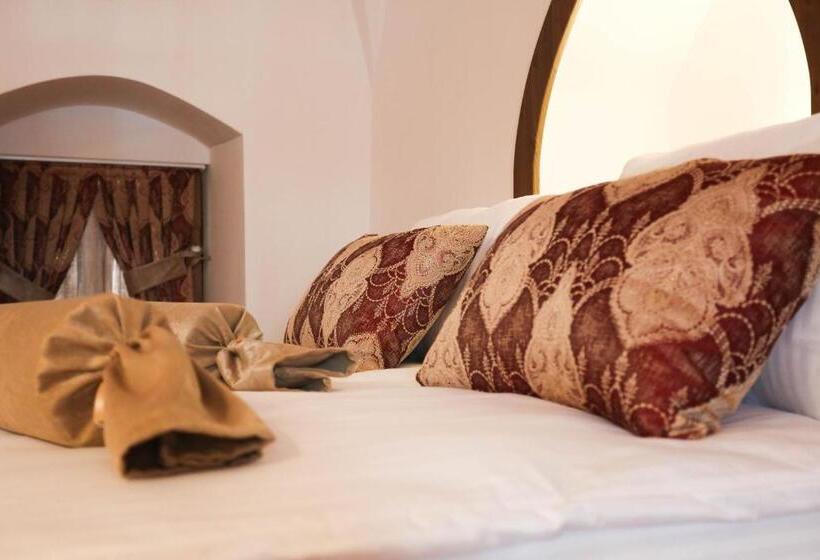 اتاق استاندارد سه نفره, Behrampaşa Otel &cafe &restaurant