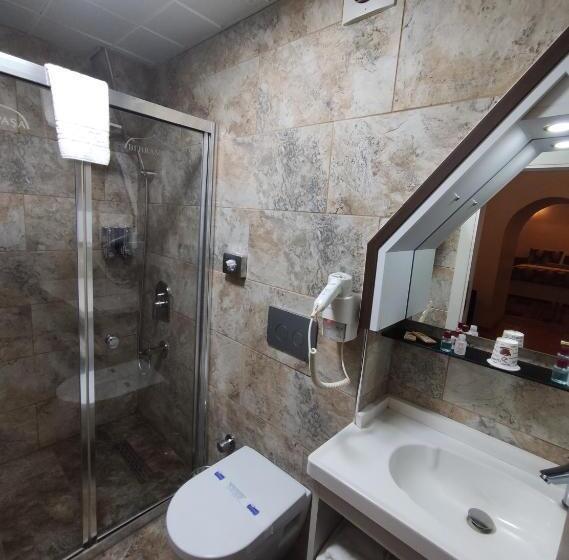 اتاق استاندارد سه نفره, Behrampaşa Otel &cafe &restaurant