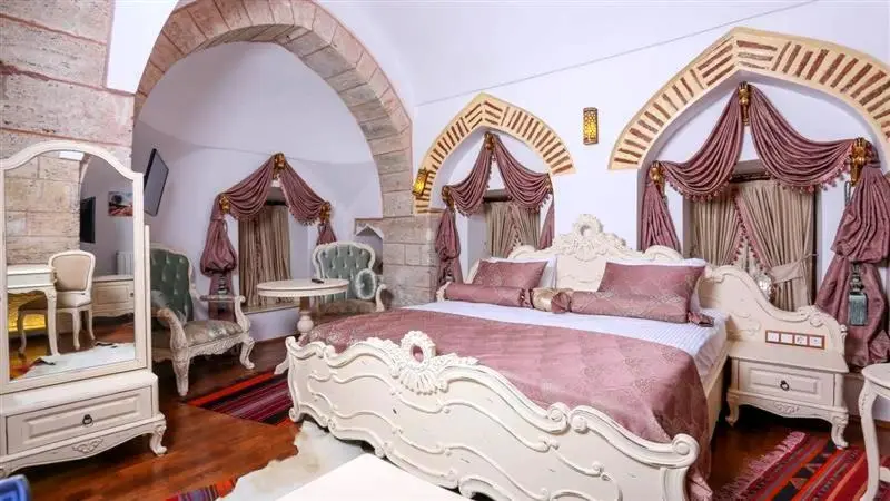 اتاق لوکس با تخت بزرگ, Behrampaşa Otel &cafe &restaurant