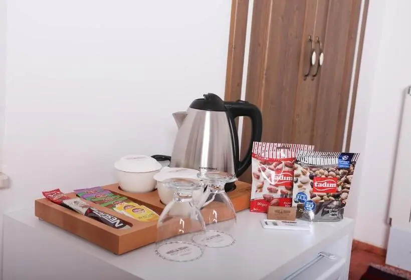 اتاق لوکس با تخت بزرگ, Behrampaşa Otel &cafe &restaurant