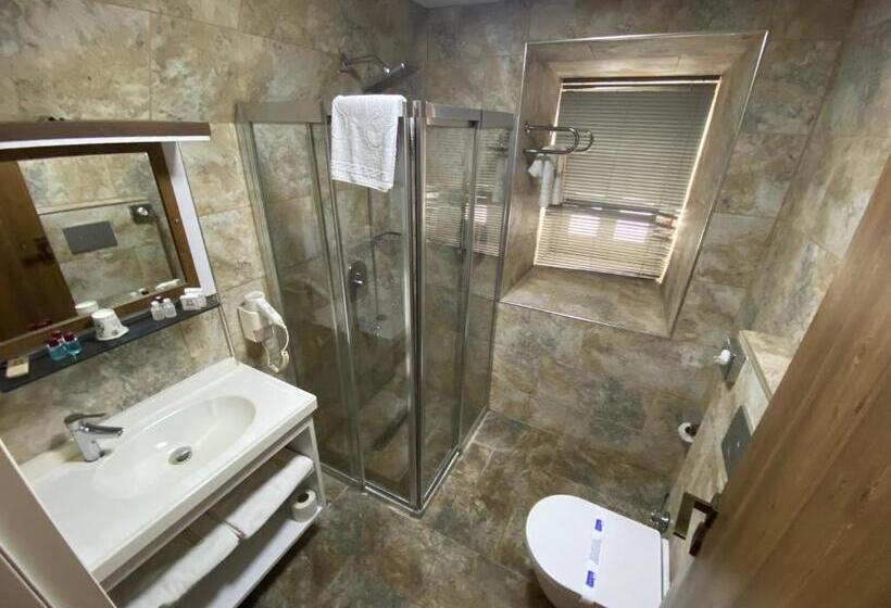 سوئیت جونیور با چشمانداز باغ, Behrampaşa Otel &cafe &restaurant