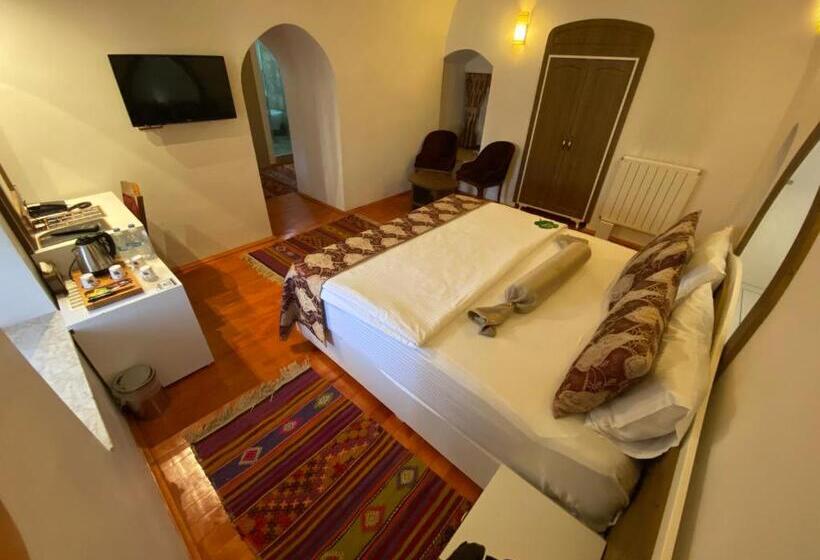 سوئیت جونیور با چشمانداز باغ, Behrampaşa Otel &cafe &restaurant