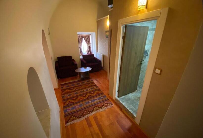 سوئیت جونیور با چشمانداز باغ, Behrampaşa Otel &cafe &restaurant