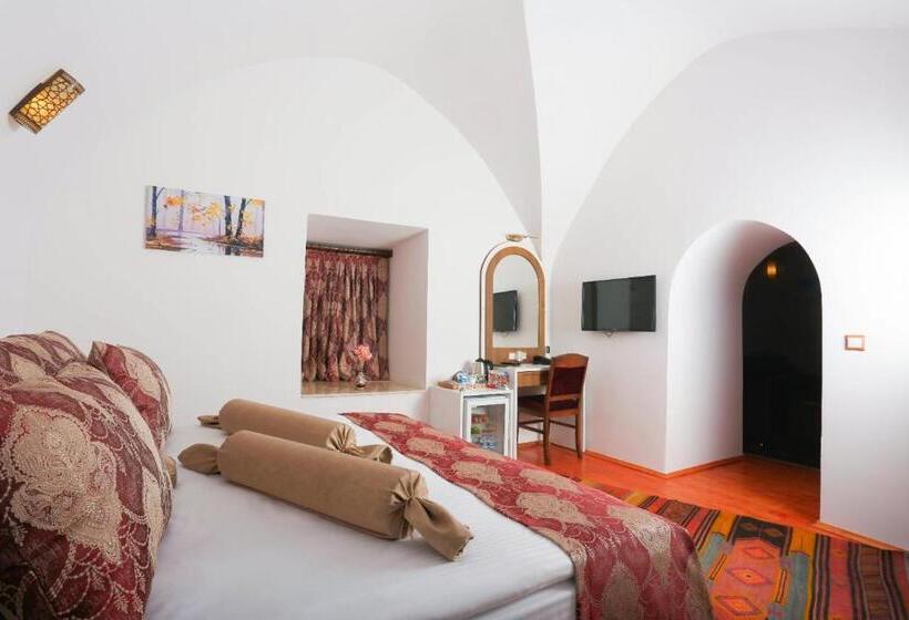 سوئیت جونیور با چشمانداز باغ, Behrampaşa Otel &cafe &restaurant