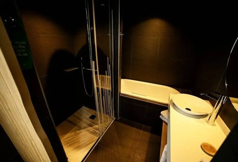 سوئیت جونیور با تخت بزرگ, Belaroïa Montpellier Centre Saint Roch