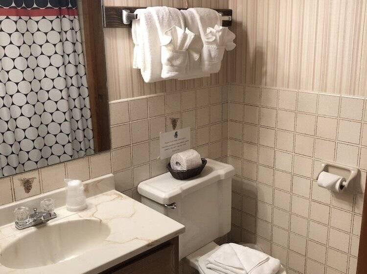 غرفه قياسيه سريرين مزدوجين, Riverside Lodge & Retreat