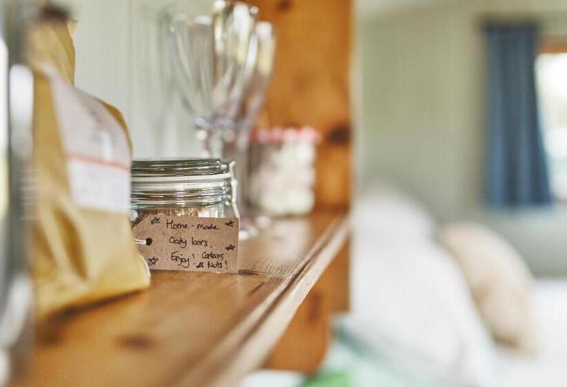 标准间, Sindles Farm