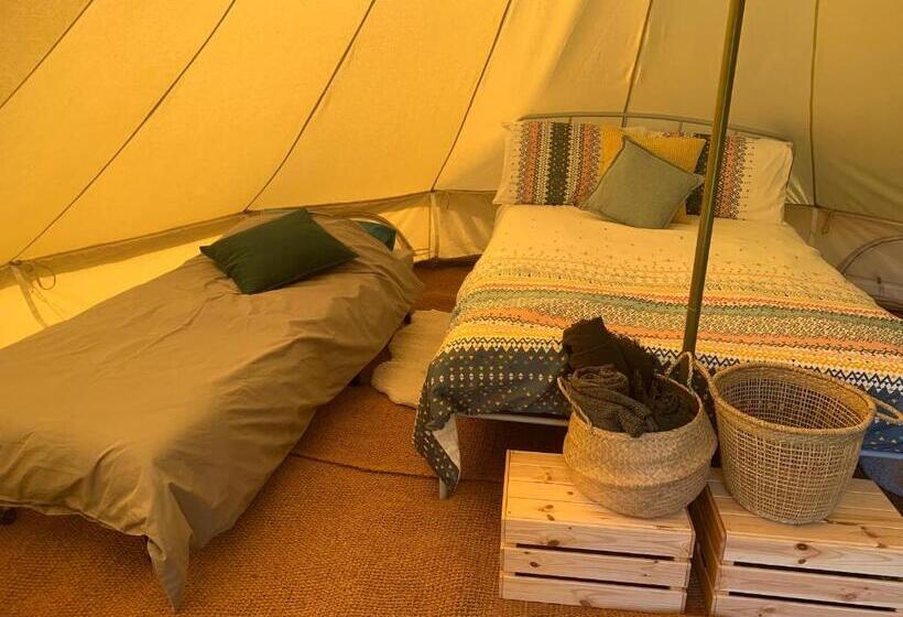 Standard Tent, Sindles Farm