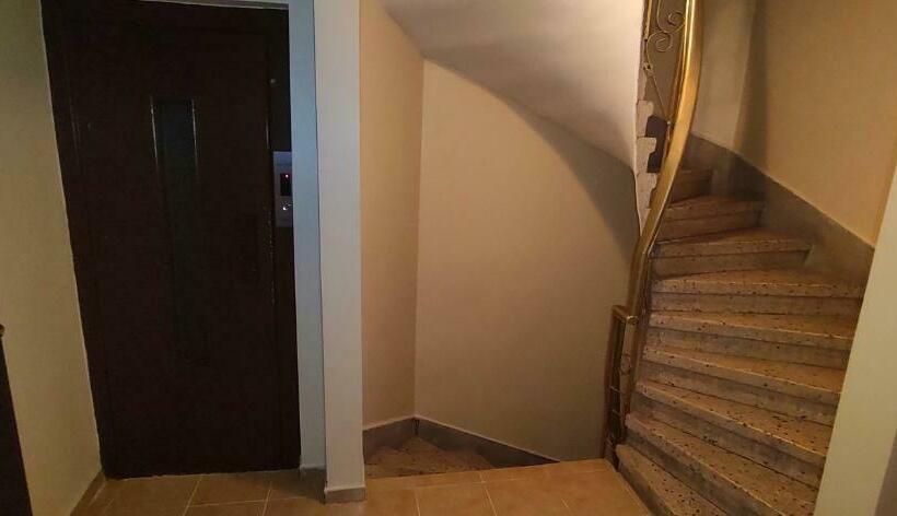 اتاق استاندارد سه نفره, şah Otel