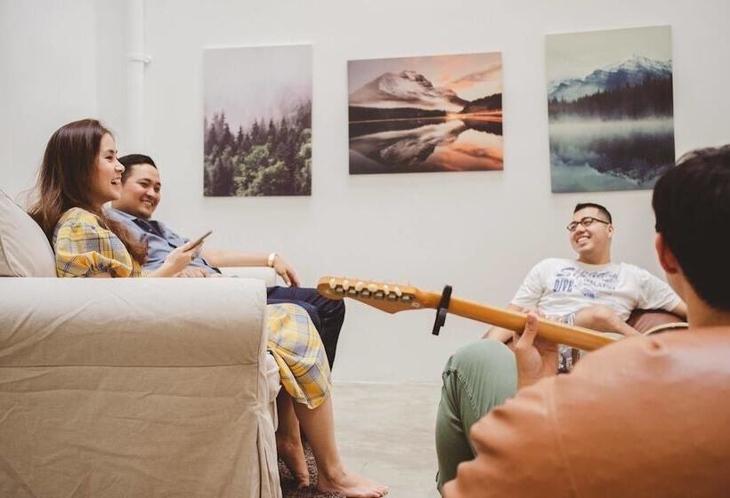 تختخواب در اتاق مشترک, Local Time Bangkok   Hostel