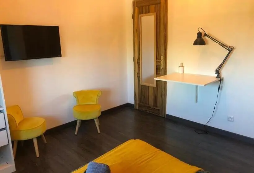 プールビュースタンダードルーム, Chambres D Hôte Dijon Clair De Lune