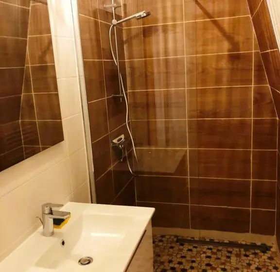 スタンダードルーム, Chambres D Hôte Dijon Clair De Lune